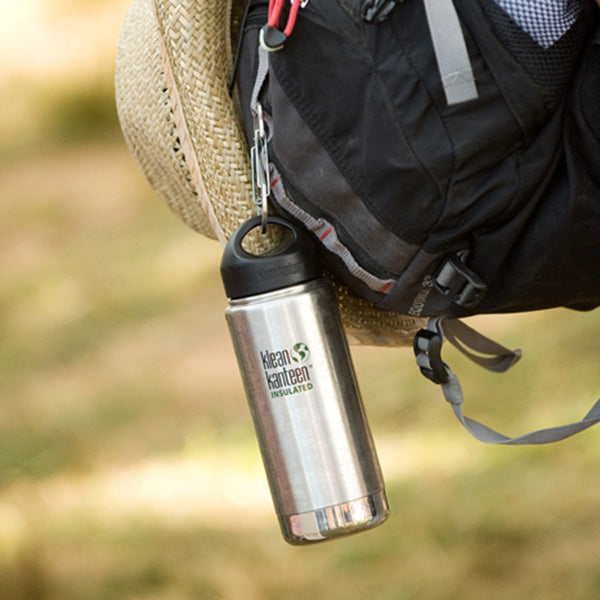 steel-s-biner-3-y5 carabiner_steel_bottle_backpack_lifestyle_dd4fef2d-f5d2-4f32-ac05-c706bd6b518e.jpg