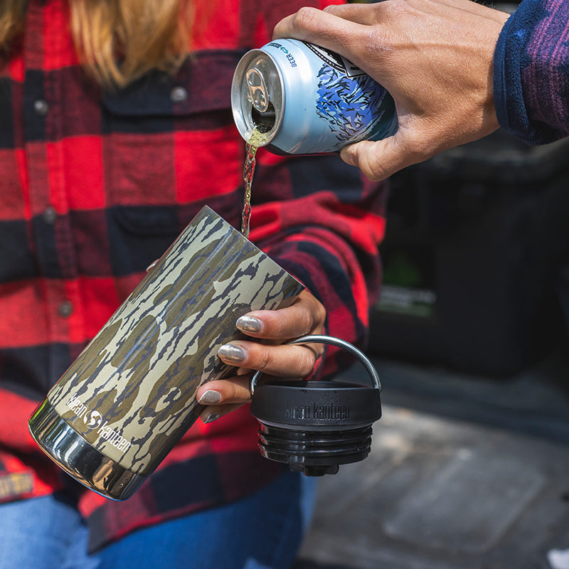 12oz-tkwide-with-cafe-cap-mossy-oak-a4 12oz_tumbler_mossyoak_bottomlands_beer_pour_square.jpg