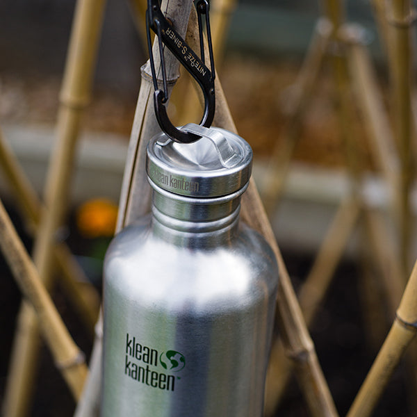 classic-steel-loop-cap-z9 40oz_bottle_steel_loop_cap_lifestyle.jpg