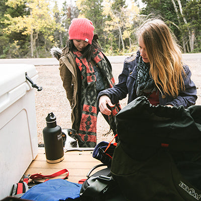 64oz-classic-with-loop-cap-b4 64oz_insulated_classic_backpackers_tailgate_square.jpg