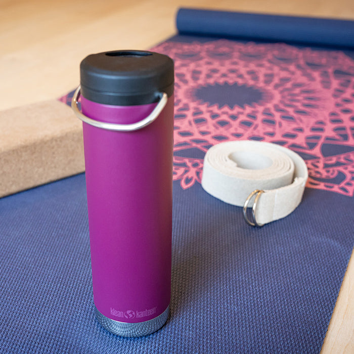 tkwide-twist-cap-with-straw-kit-w9 K20TKWPT-PP-T-TWIST-yoga_bottle_closed_lifestyle_a5ac6535-9c60-42bb-86fe-b94b5cef2b68.jpg