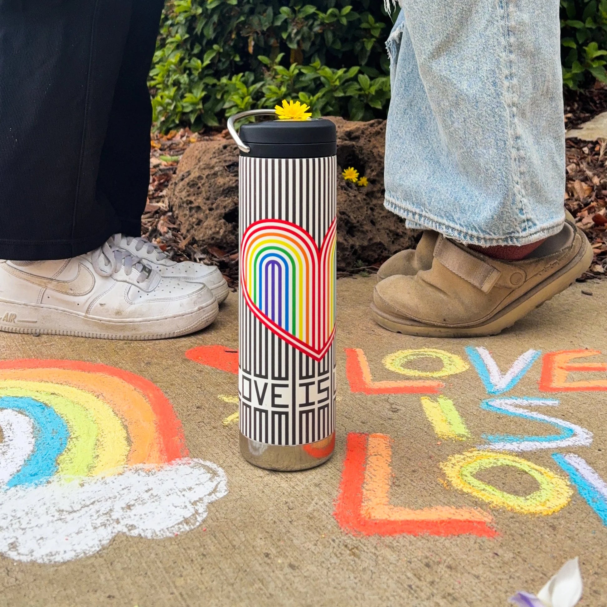 20oz-tkwide-with-twist-cap-pride-stripes-d9 Pride-2.webp