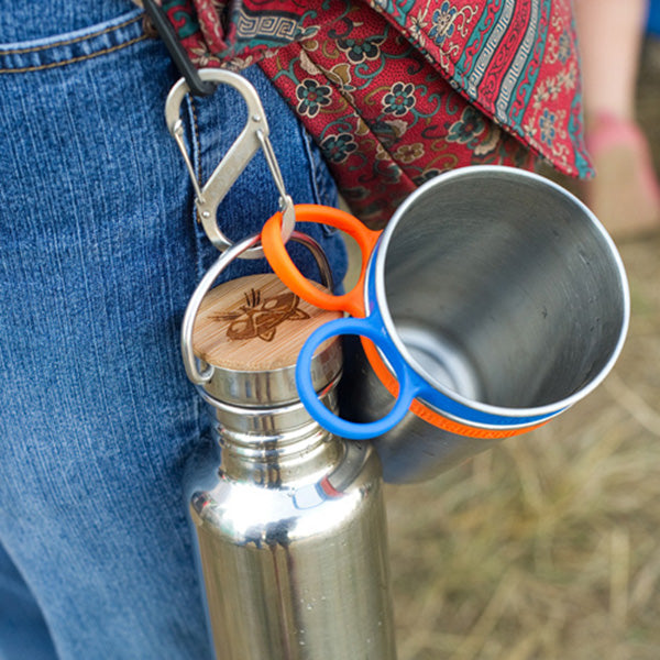 steel-s-biner-3-y5 carabiner_steel_clip_bottle_lifestyle_f9a2dad1-cd06-4894-b3ff-13476b2b5a87.jpg