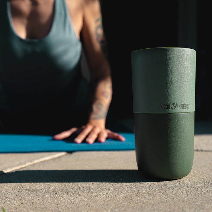 smoothie-set-y8 smoothie_kit_rise_tumbler_seaspray_closeup.jpg