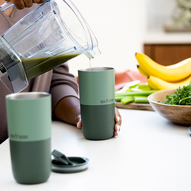 smoothie-set-y8 smoothie_kit_rise_tumbler_smoothie_pour.jpg