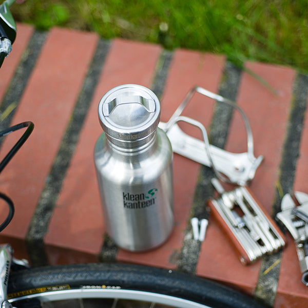 classic-steel-loop-cap-z9 stainless_bottle_cap_bike_parts_lifestyle.jpg