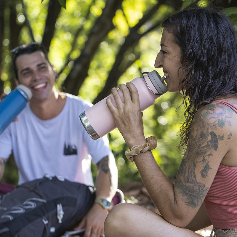 32oz-tkwide-with-twist-cap-x9 tkwide_32oz_insulated_bottle_twist_costarica_couple_drink_square.jpg